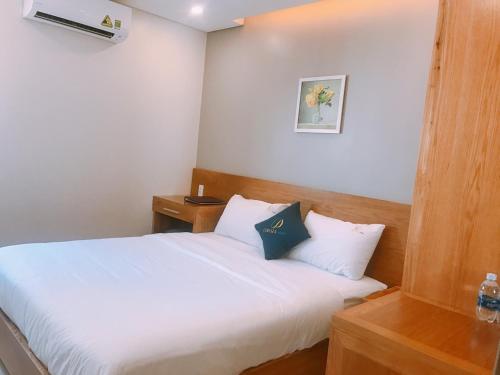 Deluxe Room (2 Adults + 1 Child) image 9