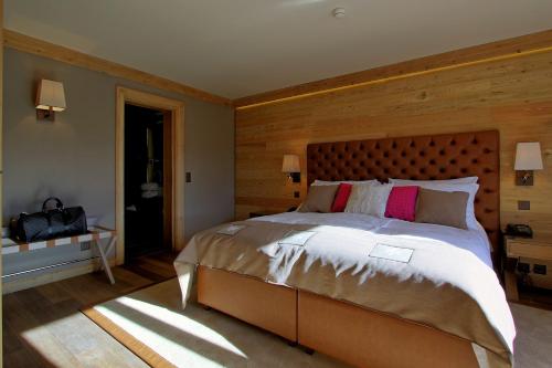 1 king bed, 1 sofa bed