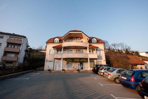  Apartmani Strsoglavec, Pension in Krapinske Toplice bei Valentinovo