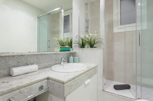Art House Fira Apartments - image 3