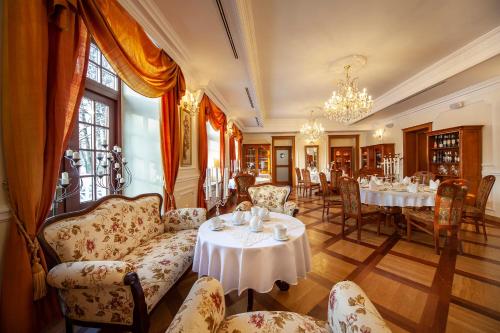 餐廳, Rezydencja Dwor Polski in 貝烏哈圖夫