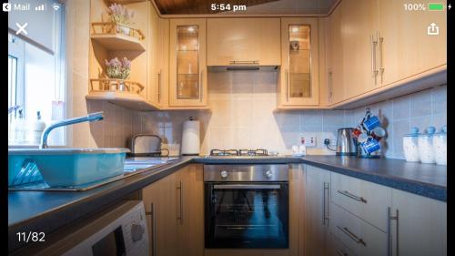 Pippin, Tranquil Scottish Cottage with Hot Tub in Plains