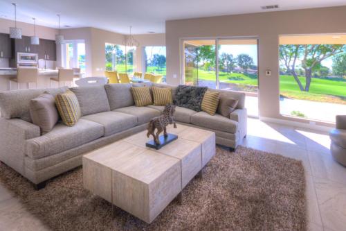 WOW VIEWS...WOW INTERIOR....WOW POOL....WOW EVERYTHING