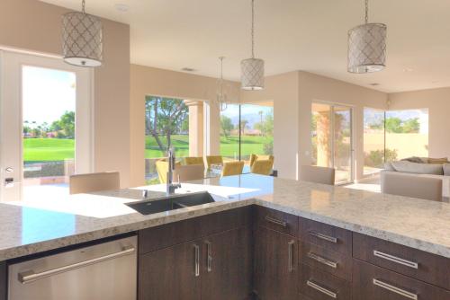 WOW VIEWS...WOW INTERIOR....WOW POOL....WOW EVERYTHING - Tap to explore photos
