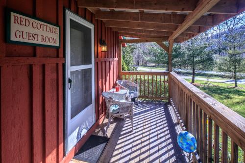 TAYLOR HOUSE INN - BED AND BREAKFAST in Sugar Grove (NC)