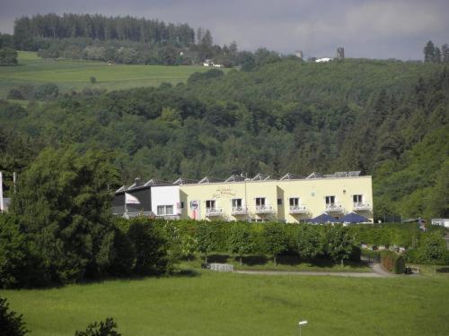 Hotel Zur Morschbach - Tap to explore photos