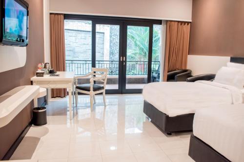 Luminor Hotel Jember Panorama Hotel Jember is a popular choice amongst travelers in Jember, whether exploring or just passing through. The property has everything you need for a comfortable stay. Service-minded staff will