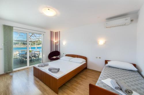  Apartments Barbir in Ploče
