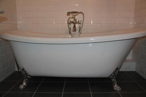 Bathroom, Hotel Lili Marleen in Travemunde