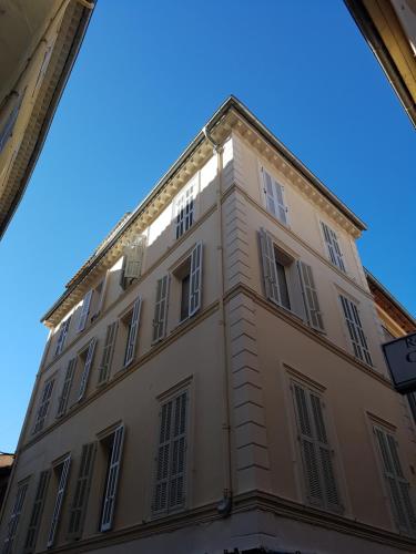 APPARTEMENT 2 PIECES COEUR VIEIL ANTIBES