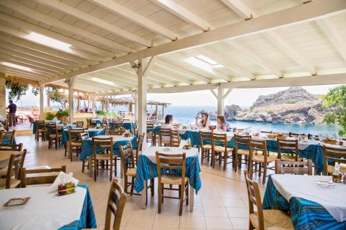 Restaurant, Agios Pavlos Hotel in Lampi