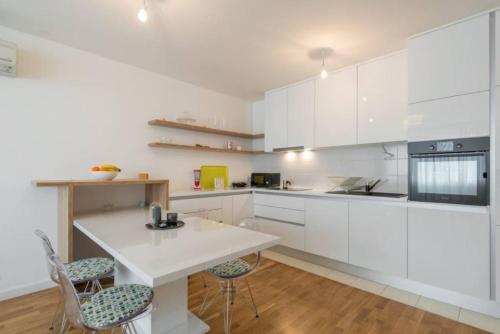  Apartment White Gardenia in Split