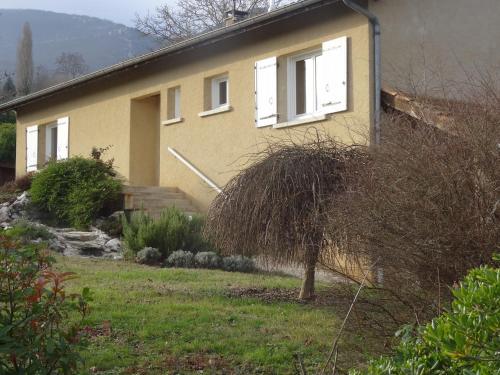 Maison au pied du Vercors gîte à louer Les Merles