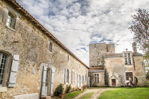 Chateau de Champdolent