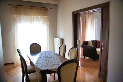  Luxury Double Bedroom Apartment in the City Center in Larisa
