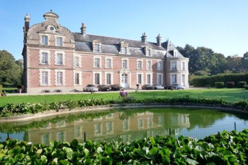 . Château de Behen