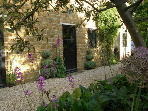 Threeways House - image 2