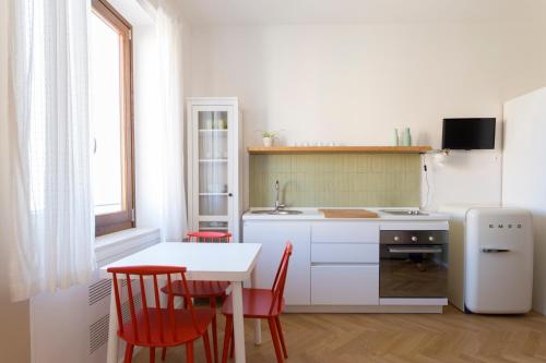 Apartment with Sea View image 9
