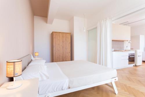 Superior Apartment image 9