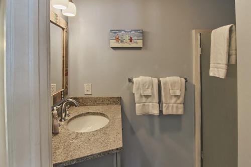 201 North Shore Inn - image 13