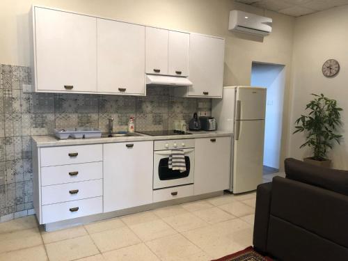 Karavella Cozy Apartment