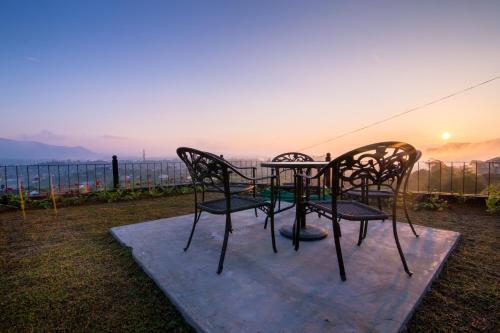 Kilátás, The Forest and Lake by Schofieldshire in Hakgala