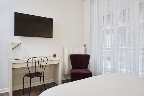 Valaoritou Boutique Apartment - image 3