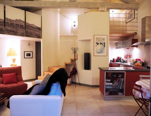 Sous les courtines - image 6