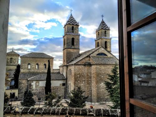  Apartamentos Sol Hospital Santiago, Ferienwohnung in Úbeda