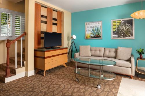 Movie Colony Hotel Movie Colony Hotel is perfectly located for both business and leisure guests in Palm Springs (CA). The hotel offers a wide range of amenities and perks to ensure you have a great time. Service-minded 