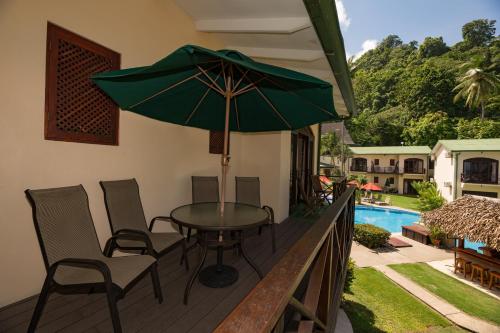 183713128 Club del Mar Oceanfront