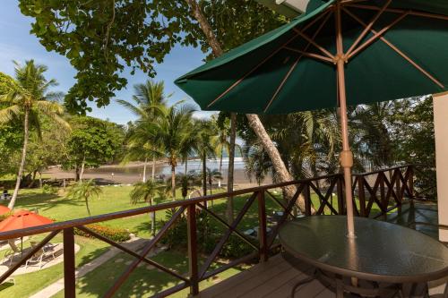 183713153 Club del Mar Oceanfront