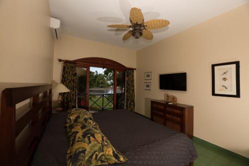 183713200 Club del Mar Oceanfront