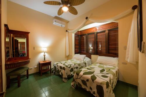 183713875 Club del Mar Oceanfront