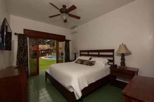 183714529 Club del Mar Oceanfront