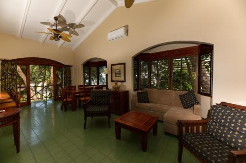 183714559 Club del Mar Oceanfront