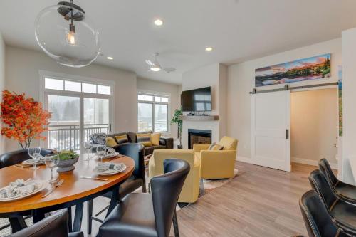 New Luxury Loft #14 Near Resort With Huge Hot Tub & Views -FREE Activities & Equipment Rentals Daily - image 5