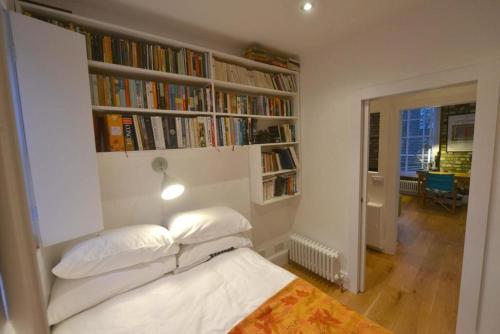 Cosy & Bright Beatiful Apartment In The Heart Of Camden, , London