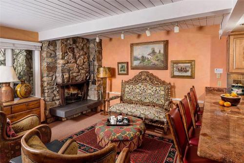 Standard Two Bedroom - Aspen Alps #301 - image 3
