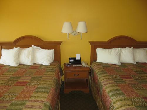 Queen Room with Two Queen Beds - Non-Smoking