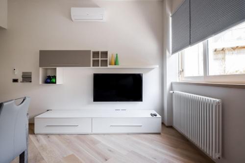 Three-Bedroom Apartment image 5