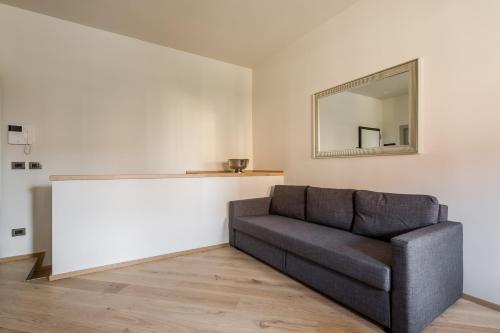 One-Bedroom Apartment image 4