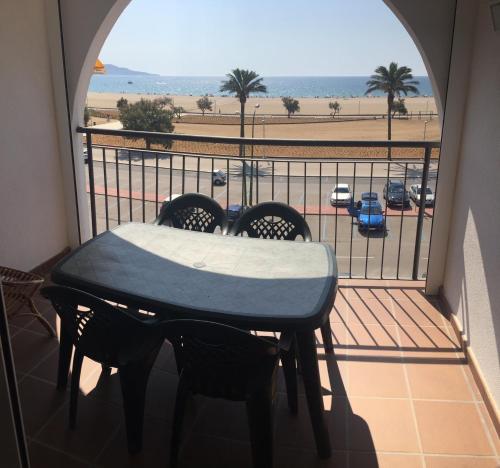  AwayDays - BI - 41, Pension in Empuriabrava