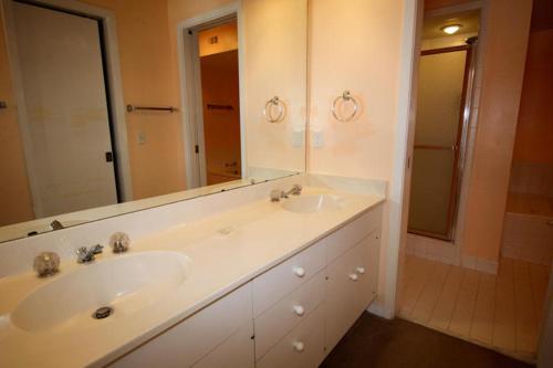 658 New Haven - Three Bedroom Villa - main image