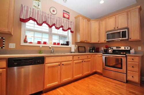 17 Davis Love - Three Bedroom House - image 2