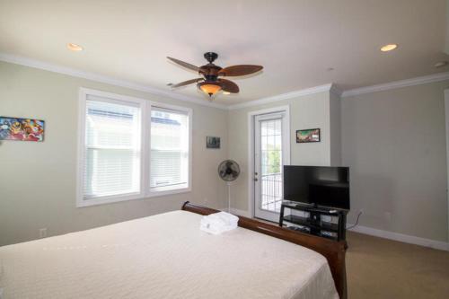 619 Dolphin Road - Six Bedroom House - image 7