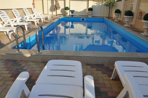 Shokolad Guest House - image 2