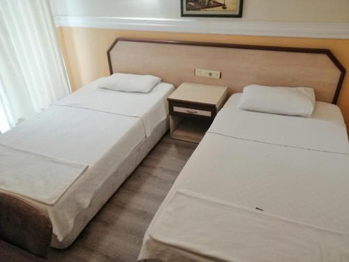 Kleopatra Saray Hotel KLEOPATRA SARAY HOTEL is conveniently located in the popular Alanya area. The property features a wide range of facilities to make your stay a pleasant experience. Service-minded staff will welcome an