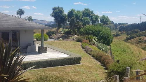 Kert, Above the River Karapiro Bed & Breakfast in Kaimai