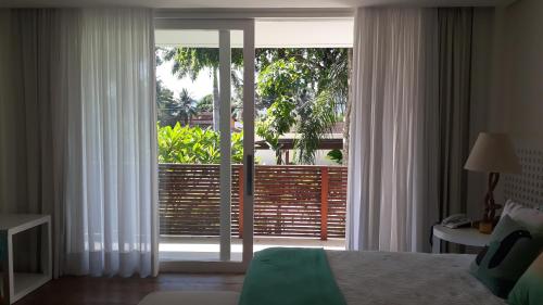 Tropical Contemporary Suites